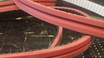 Ремень с фрезеровкой по центру и покрытием APL