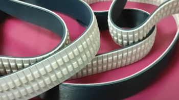 Ремень с фрезеровкой зубьев для устойчивости