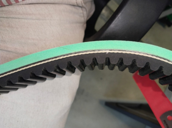 Покрытие на ремень зеленого цвета